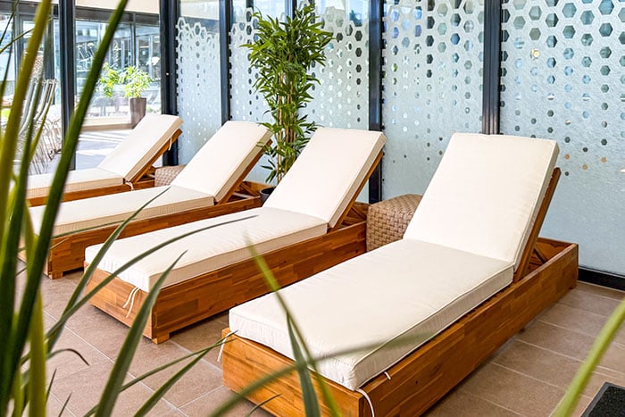 Paarliegen in der Relax-Lounge Paarliegen in der Relax-Lounge
