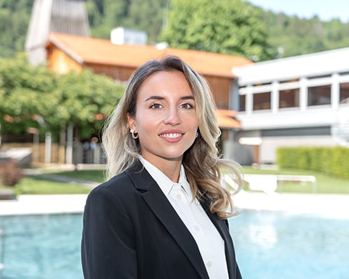 Portraits Jobseite 500x400 px_0001_250514_Mitarbeitende_Portrait_KatiaOliveiraGoncalves_04-