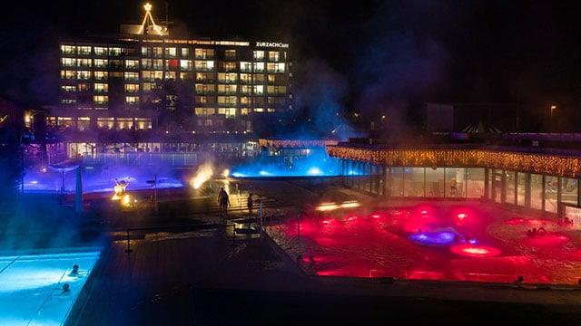 Therme im Dunklen